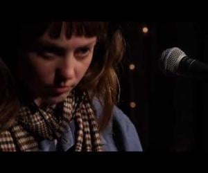Angel Olsen - Full Performance (Live on KEXP 2014)