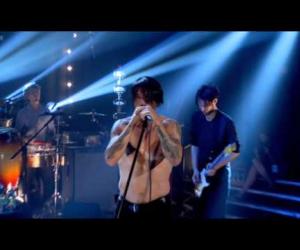 Red Hot Chili Peppers - The Adventures Of Rain Dance Maggie