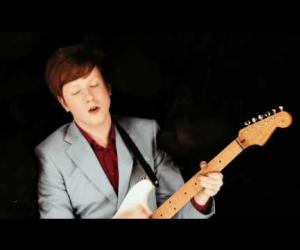 Two Door Cinema Club - Undercover Martyn