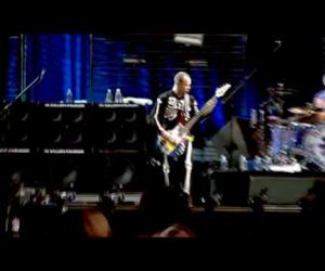 Red Hot Chili Peppers - Around the World