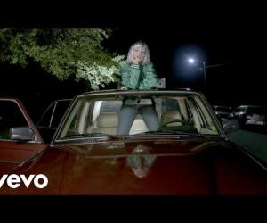 Angel Olsen - Shut Up Kiss Me