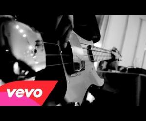Band Of Skulls - Asleep At The Wheel