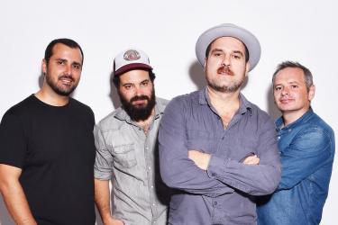 Eladio y Los Seres Queridos